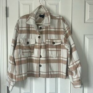 Love Tree women’s size large lightweight tan and white plaid jacket